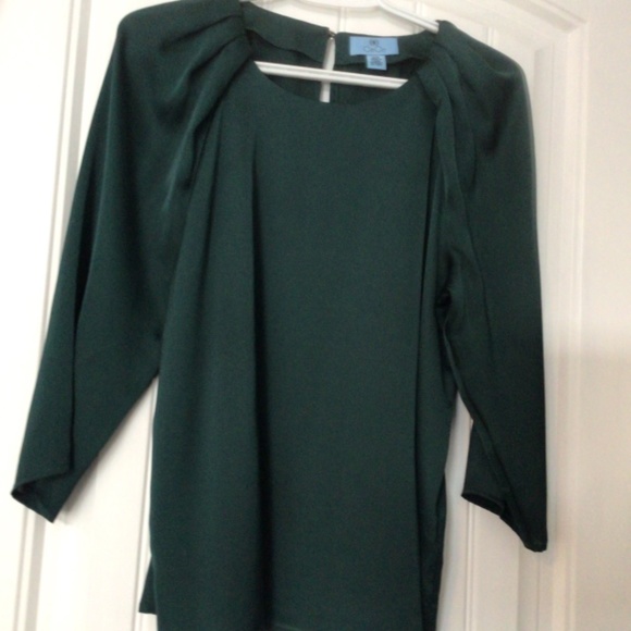 CeCe Ladies Blouse Sz Medium, Forest Green with back button closure - Picture 5 of 8